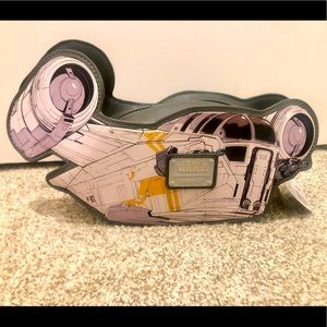 Loungefly Starwars - Razorcrest Ship. Crossbody